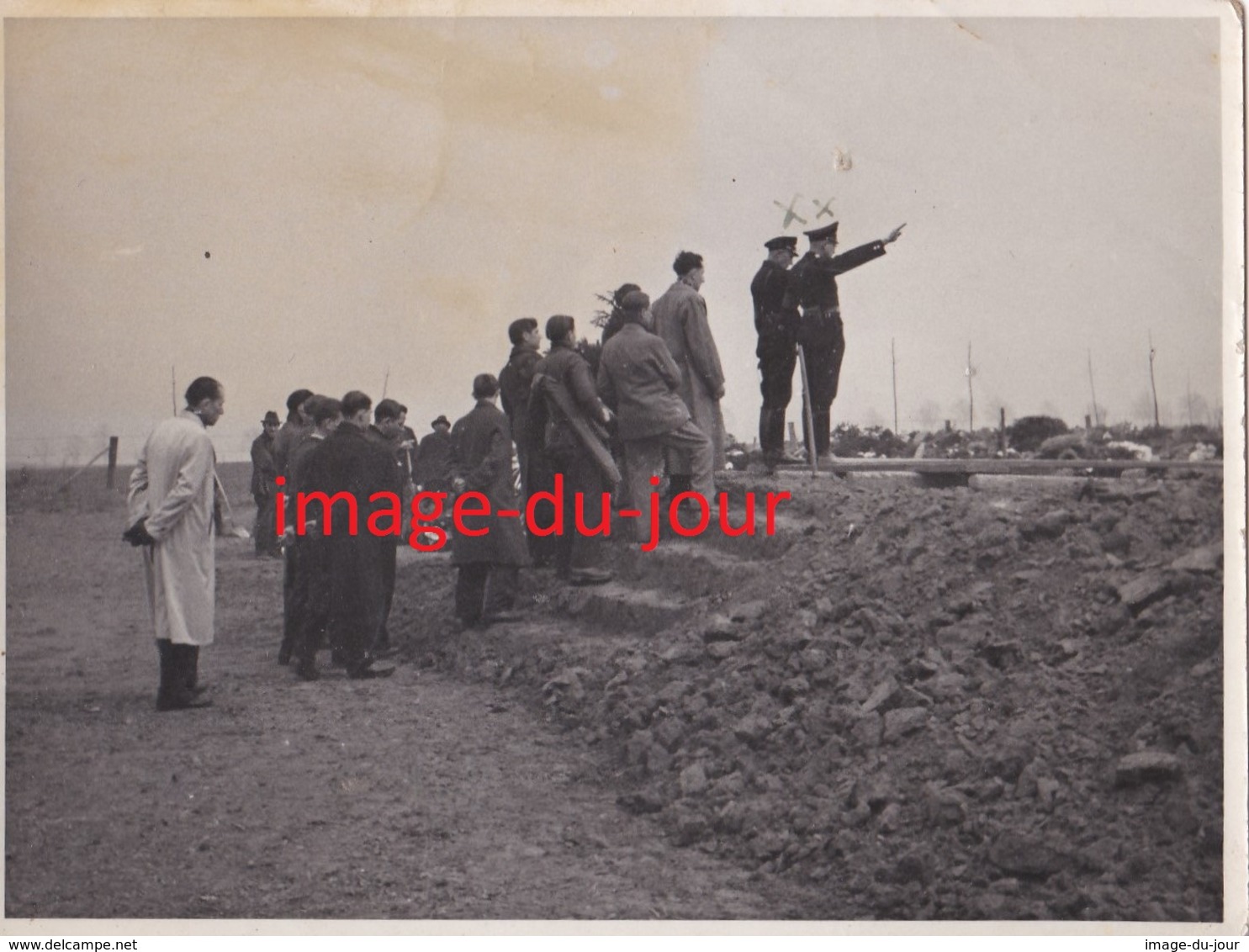 Photo Ancienne  DORTMUND CAMP DE PRISONNIERS LAGERFUHER Avril 1943 Guerre 1939 1945 Stalag Oflag - Guerre, Militaire