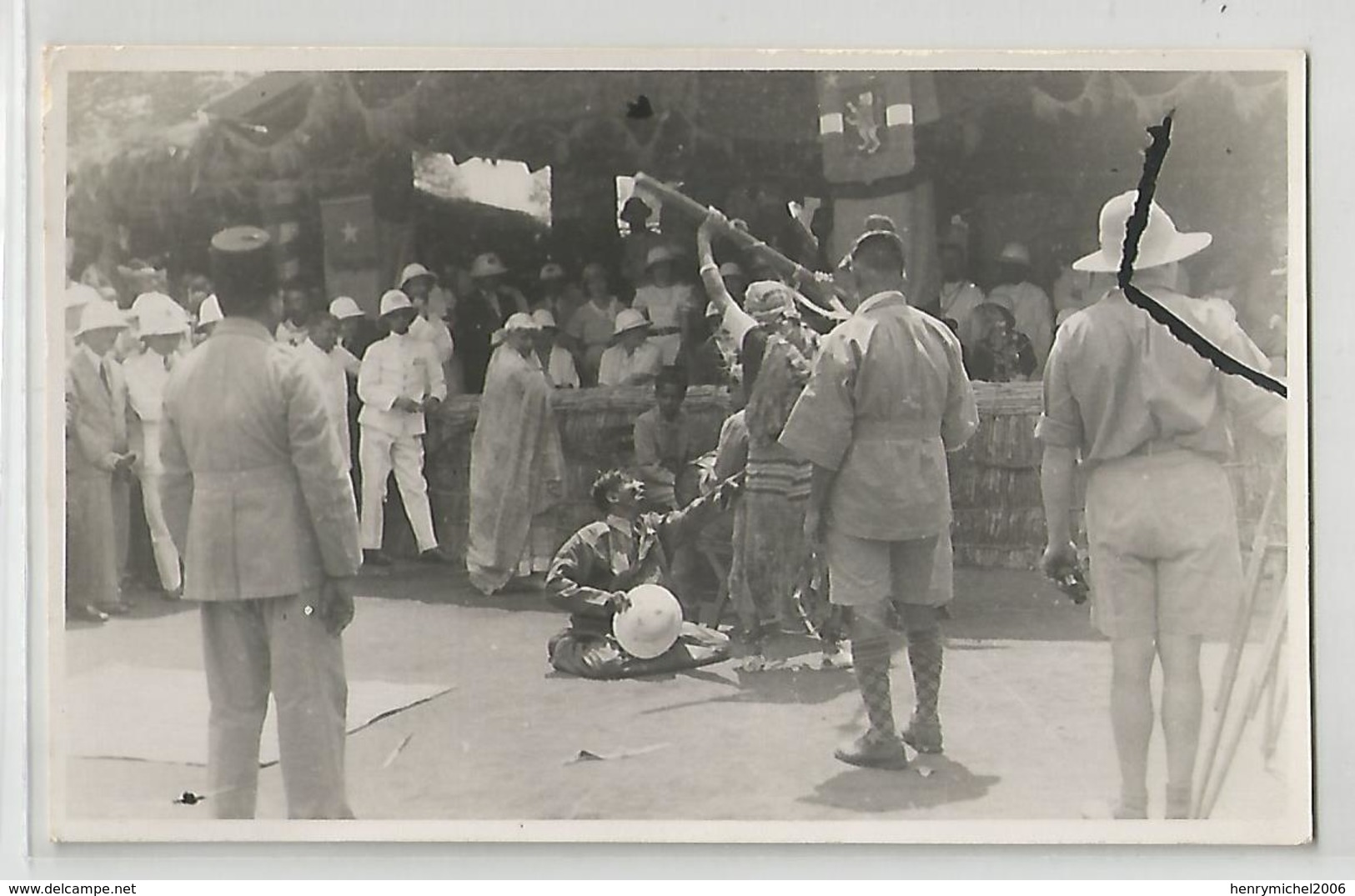 Carte Photo Congo Belge Execution ? Punition ? Casque Colonial - To Identify