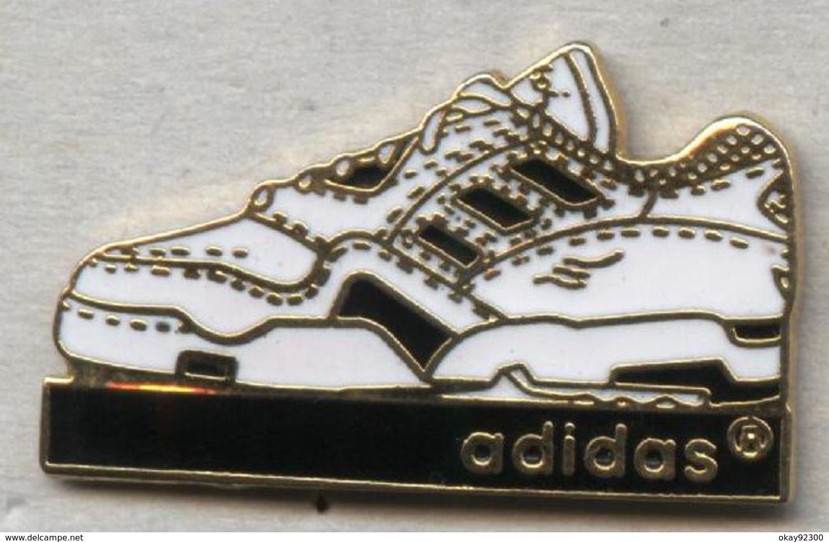 Pin's Chaussure Basket Adidas - Trademarks