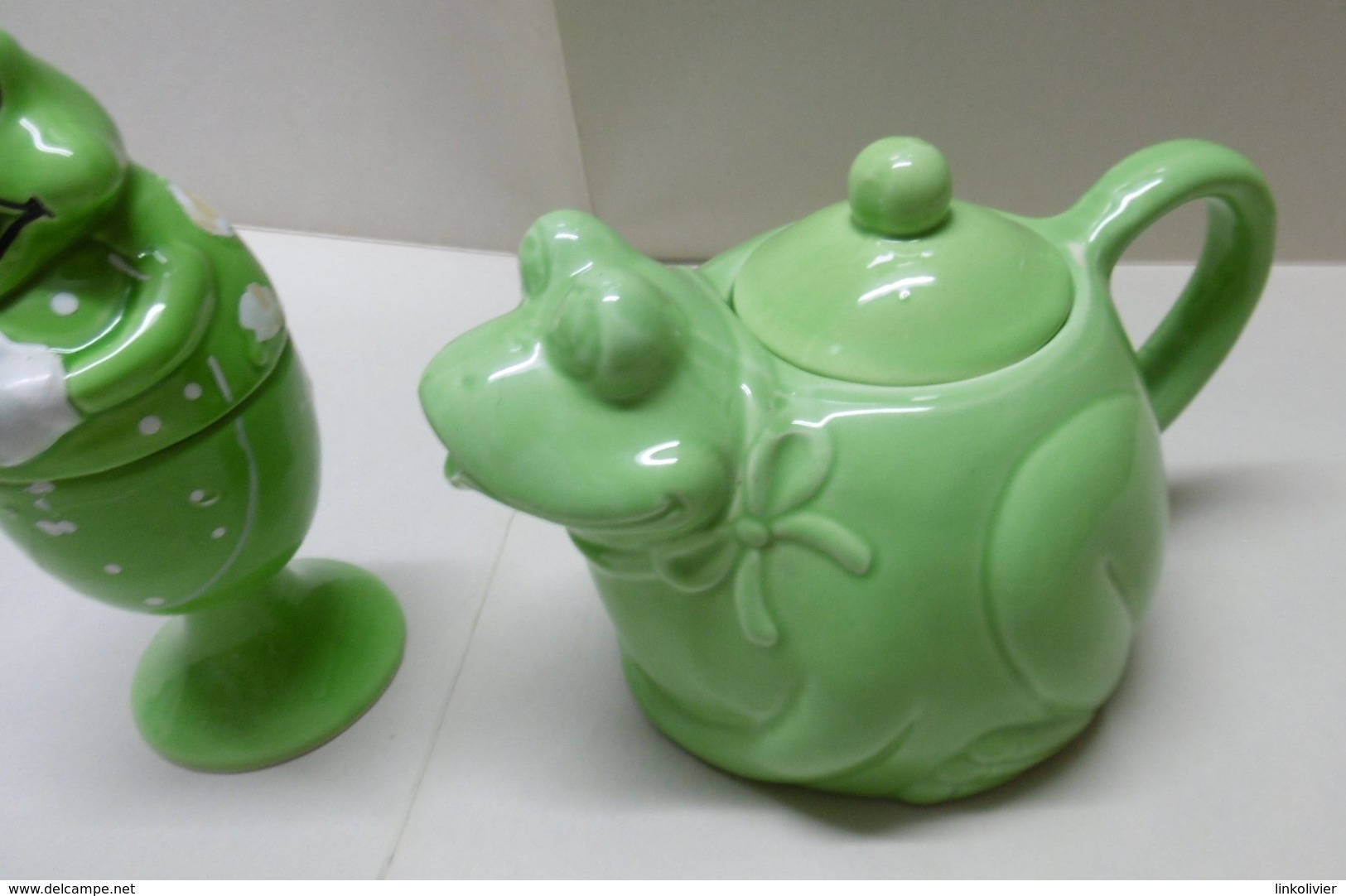 THEIERE Ou CAFETIERE + COQUETIER GRENOUILLES  - Animaux Grenouille - Teteras