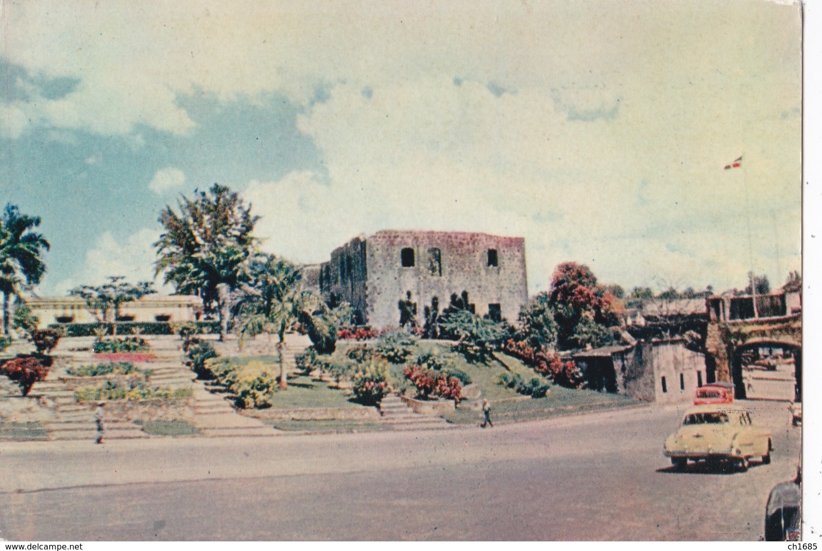 R . DOMINICAINE  :  Chateau De Christophe Colomb . Carte Editions Porcelaines Le Tallec .  Oblitération Ciudad Trujillo - Dominicaine (République)