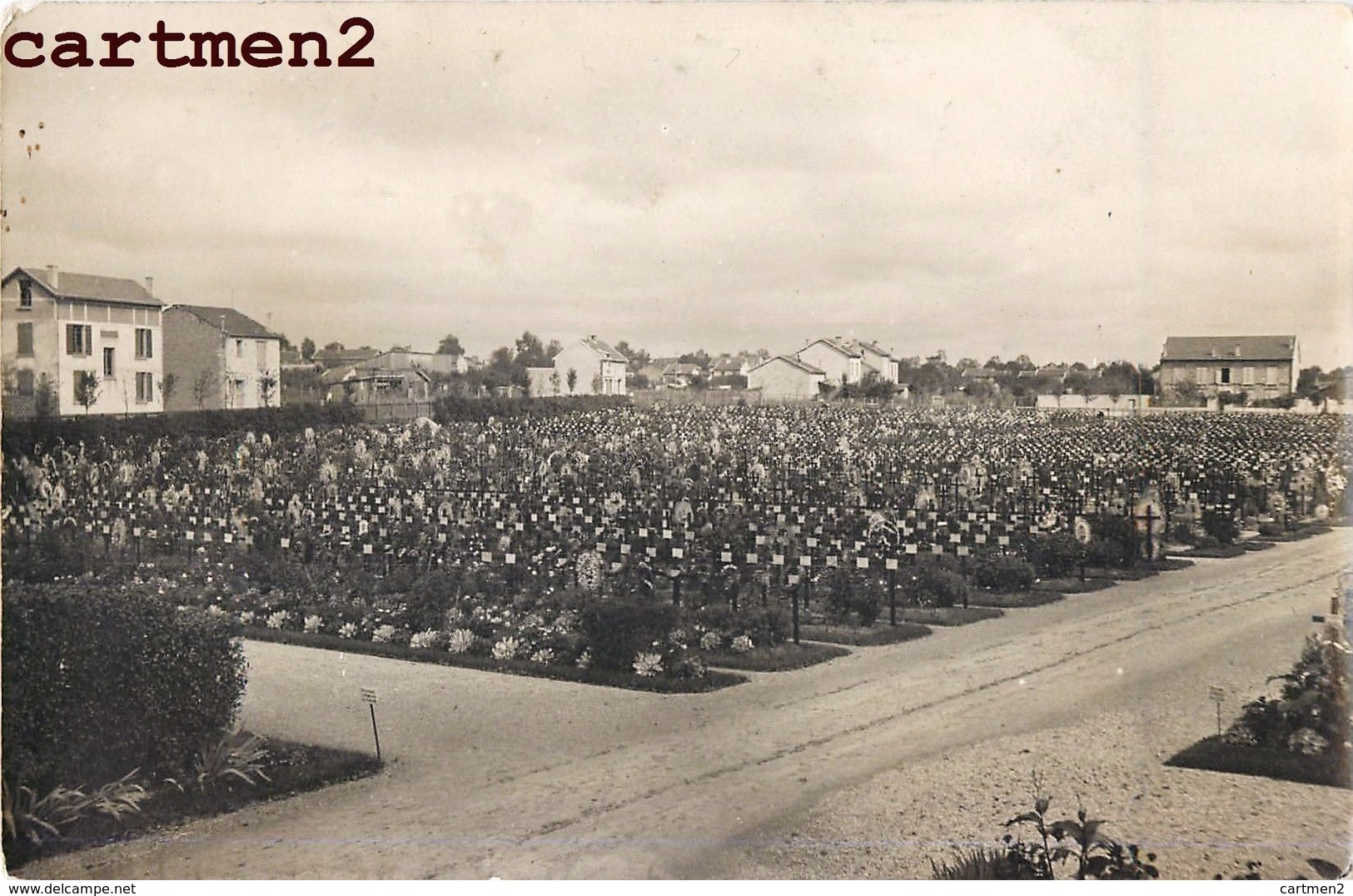 CARTE PHOTO : CHALONS-SUR-MARNE CIMETIERE MILITAIRE ENTERREMENT GUERRE SOLDATS 51 MARNE - Châlons-sur-Marne