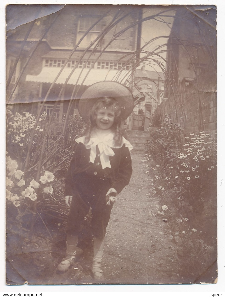 Child In Garden, Vintage Snapshot, Probably 1890's - Old (before 1900)