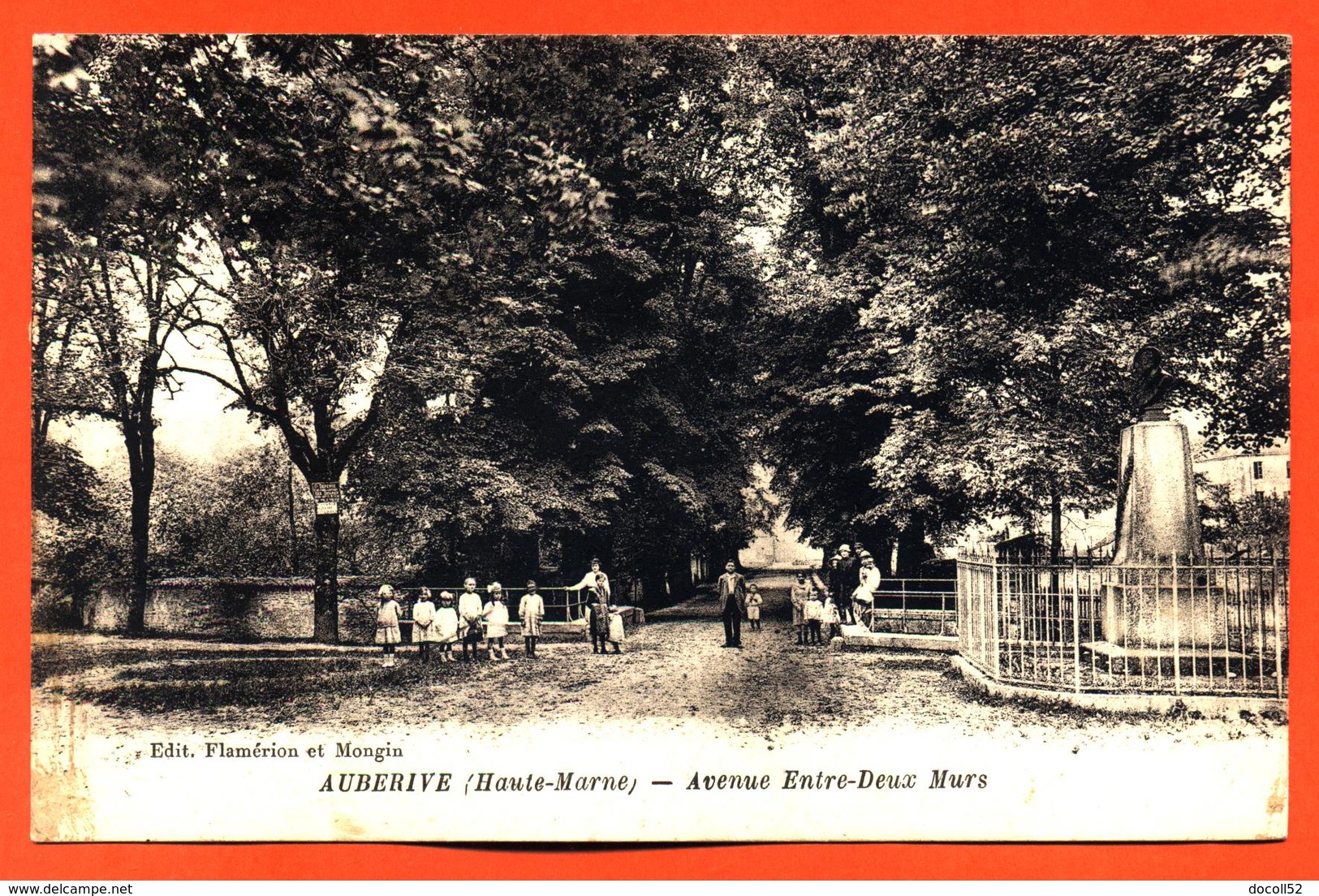 CPA 52 Auberive " Avenue Entre Deux Murs " - Auberive