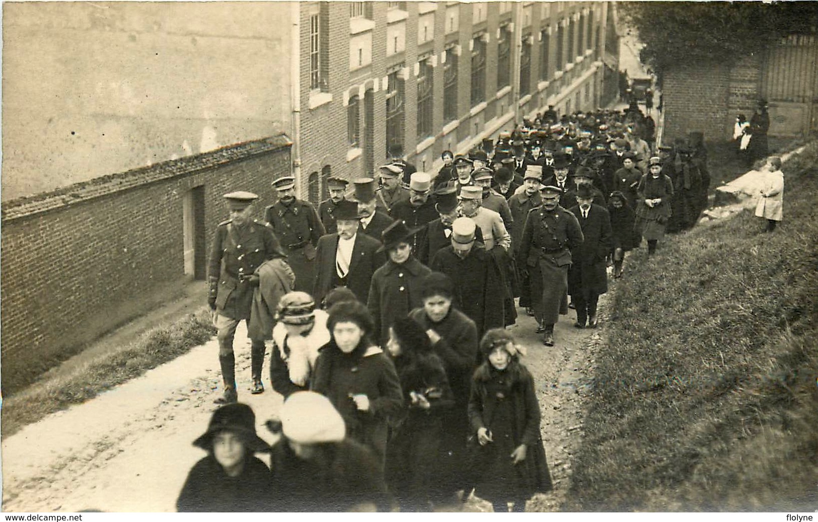 Le Tréport - 19 cartes photos - Délégation des Officiers français à l'enterrement du Capitaine Heath 1916 + autres !!!