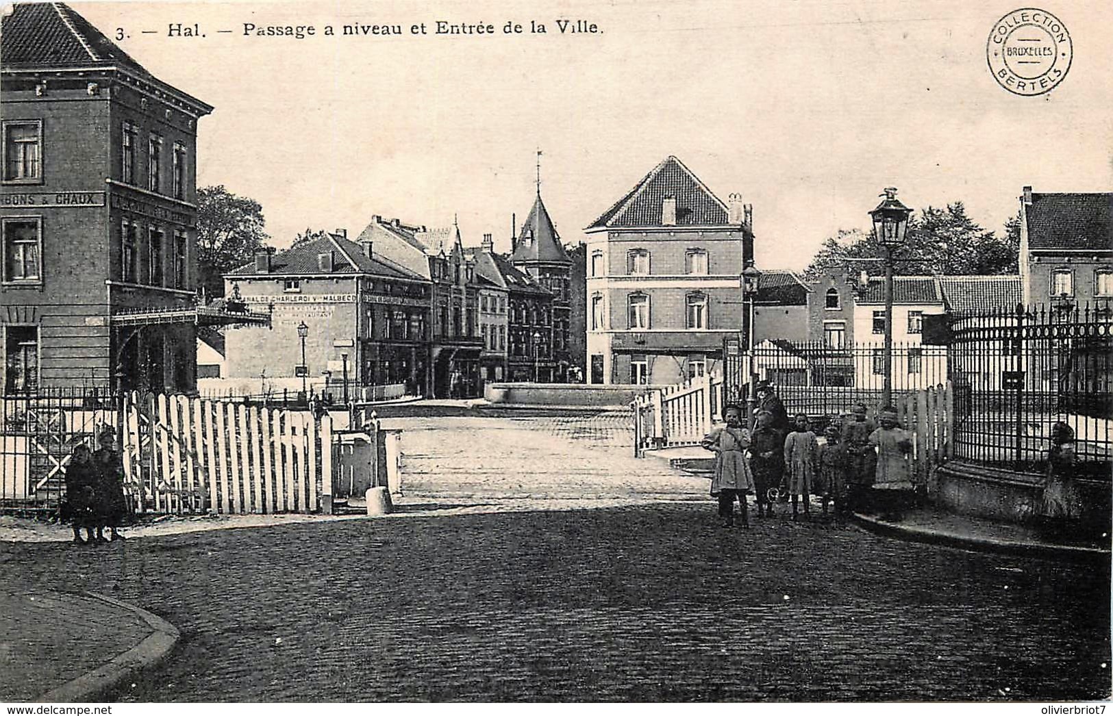 Halle - Hal - Passage ÃƒÂ  Niveau Et EntrÃƒÂ©e De La Ville - Halle