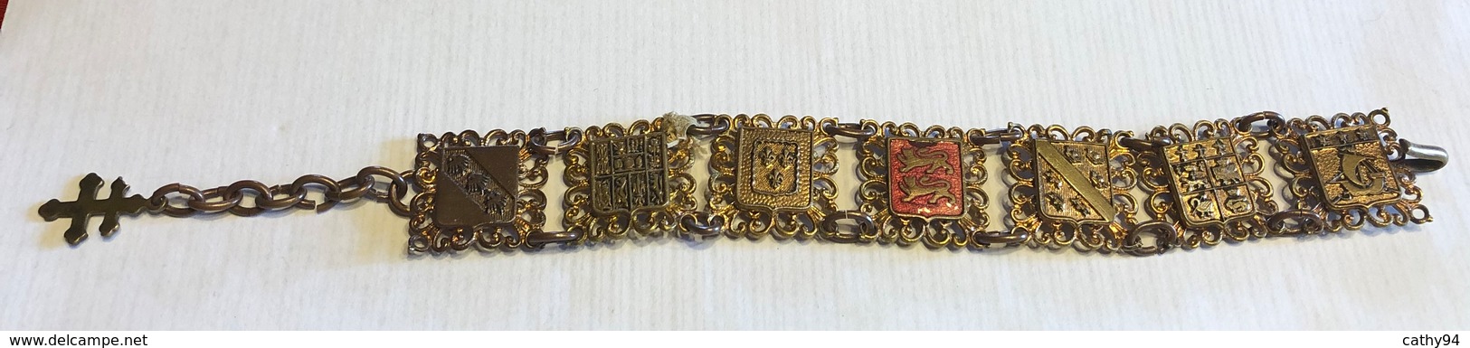 Bracelet Ancien Avec Différents Blasons - Armbanden