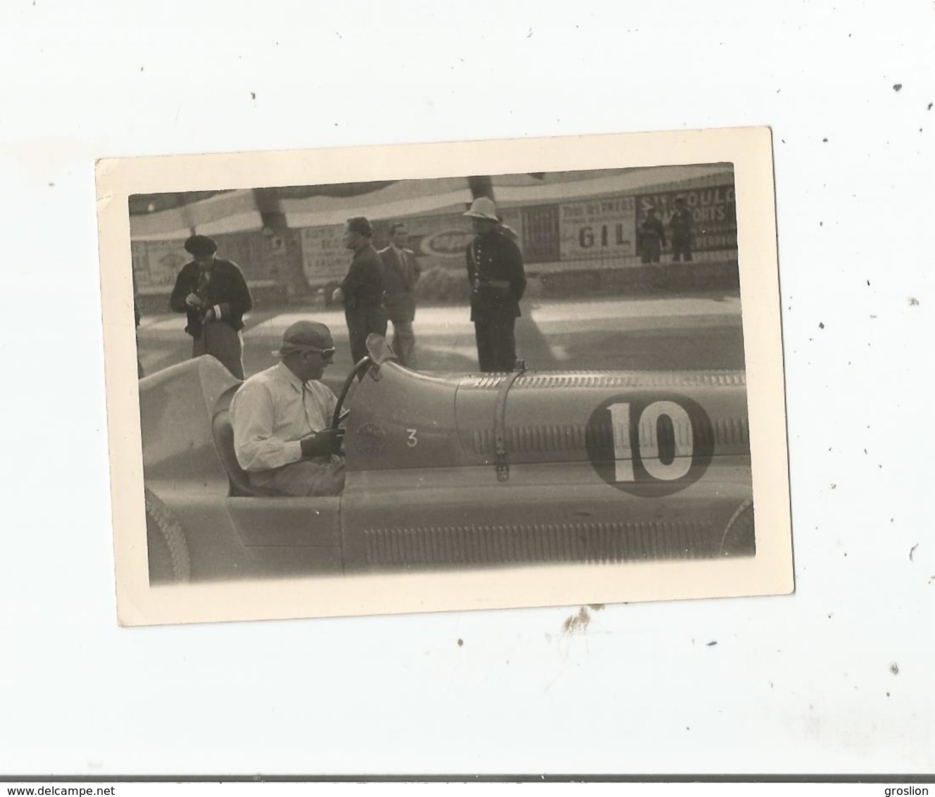 PERPIGNAN LES PLATANES (66) CIRCUIT DU GRAND PRIX DE ROUSSILLON 1947 PHOTO DU PILOTE PHILIPPE ETANCELIN SUR DELAGE 3000 - Orte