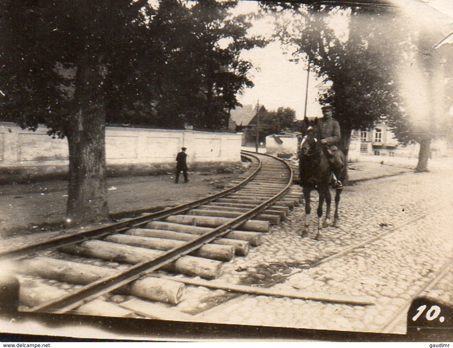 PHOTO ALLEMANDE - LITHUANIA LITUANIE - SOLDATS ALLEMANDS A L’ENTRÉE DE KOWNO - KAUNAS - GUERRE 1914 1918 - 1914-18