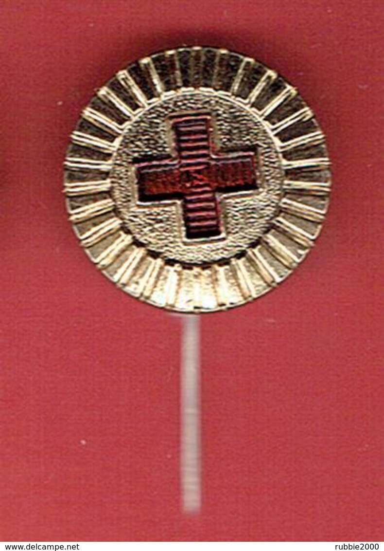 INSIGNE METAL CROIX ROUGE FABRICANT ESPAGNOL I. EGANA - Services Médicaux