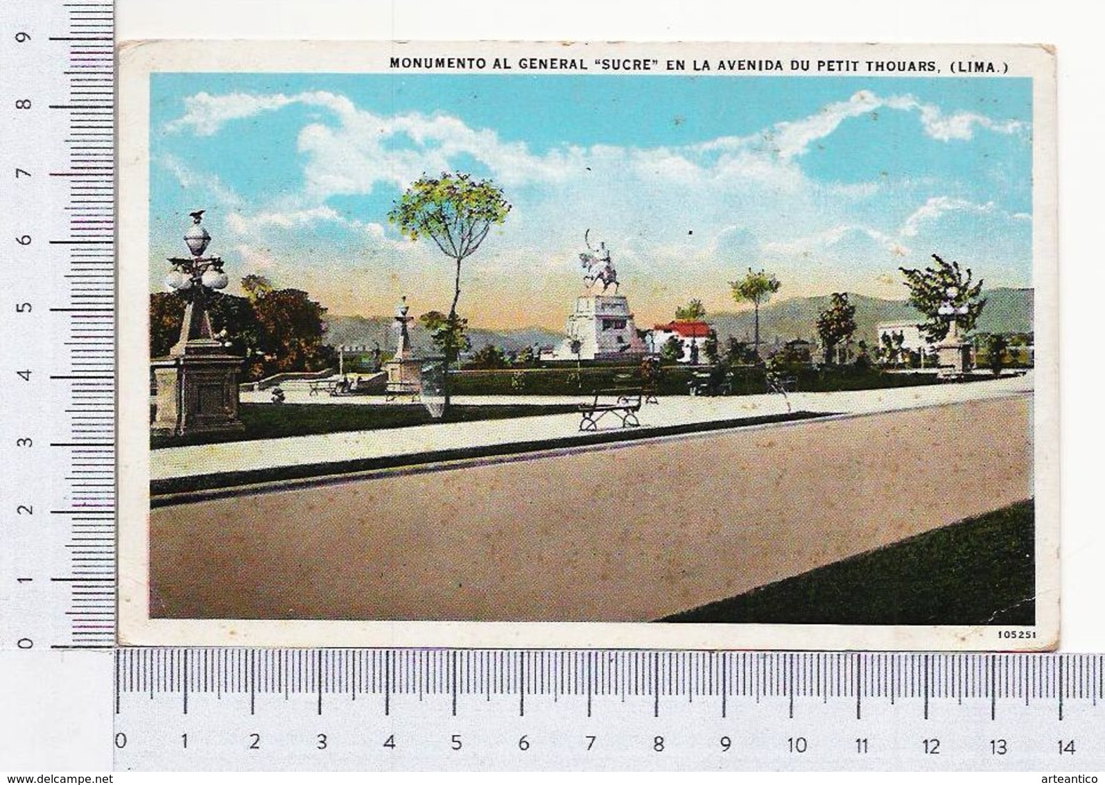 Monumento Al General Sucre En La Avenida Du Petit Thouars Lima Peru - Perù - Perù