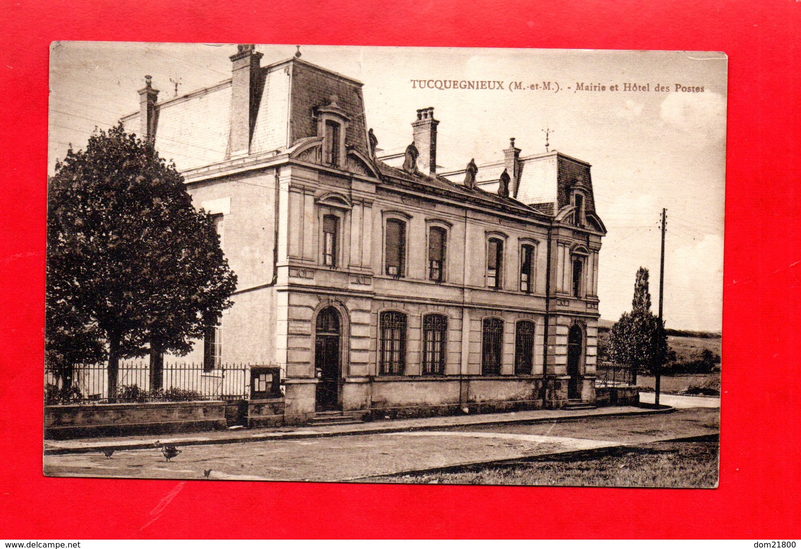 54 -  Tucquegnieux : La Mairie Et L'hôtel Des Postes - Autres & Non Classés