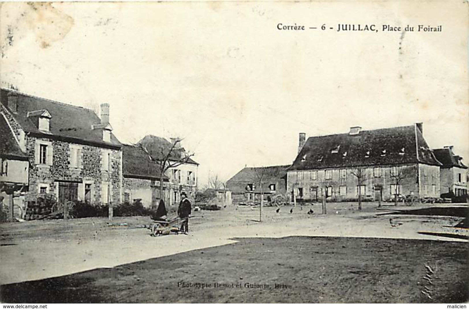 -dpts Div.-ref-AG614- Corrèze - Juillac - Place Du Foirail - - Juillac