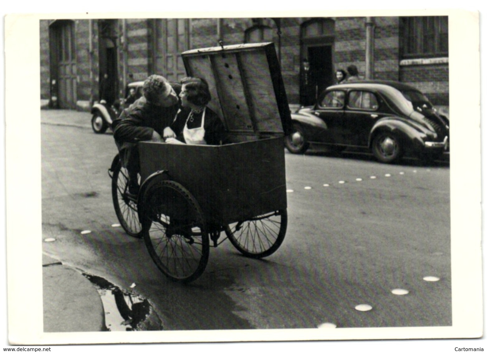 Kiss - 1950 Photograph By Robert Doisneau - Autres & Non Classés