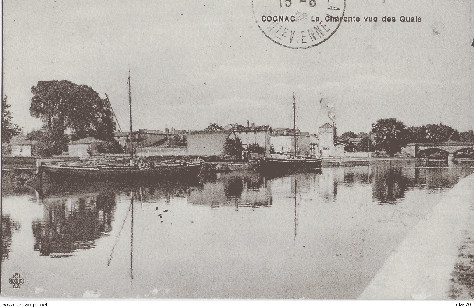 COGNAC - LA CHARENTE VUE DES QUAIS - BELLE ANIMATION AVEC PENICHES - 1924 - Cognac