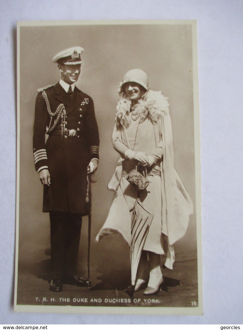 T.R.H. THE DUKE AND DUCHESS OF YORK         CARTE PHOTO               TTB - Hommes Politiques & Militaires