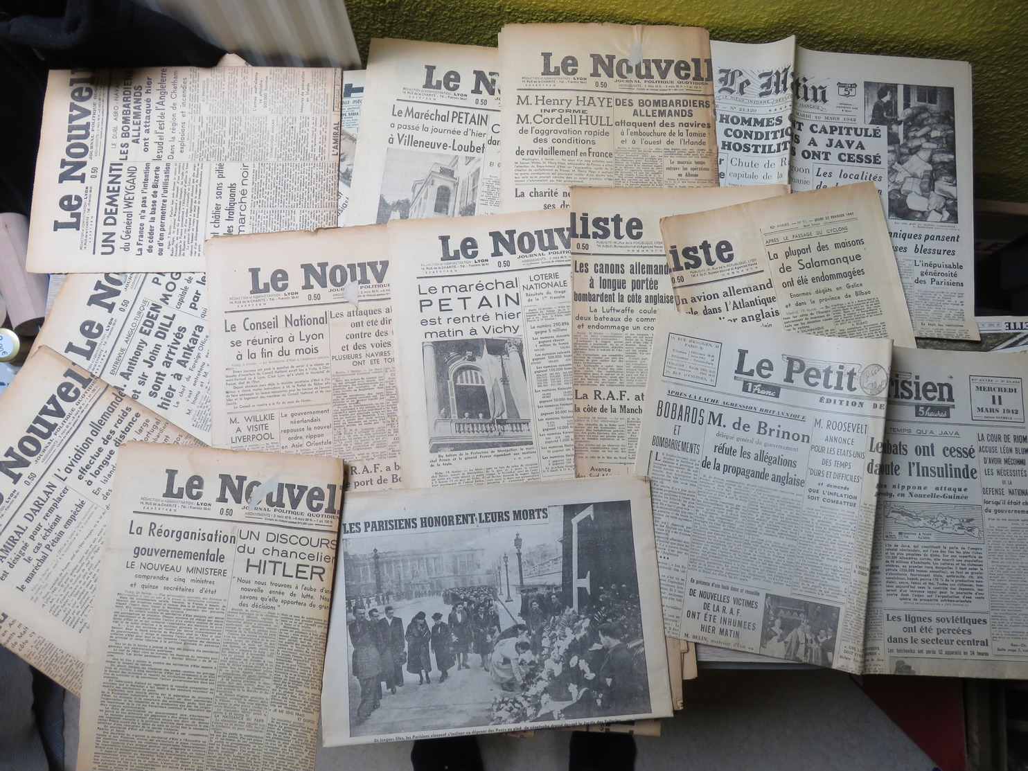 Rare Et Beau Lot De 32 Journaux 2 ème Guerre Mondiale Années 1941 1942 WW2 Ww1 - MISE A PRIX 1€ ! Pensez à Regrouper Vo - Other & Unclassified