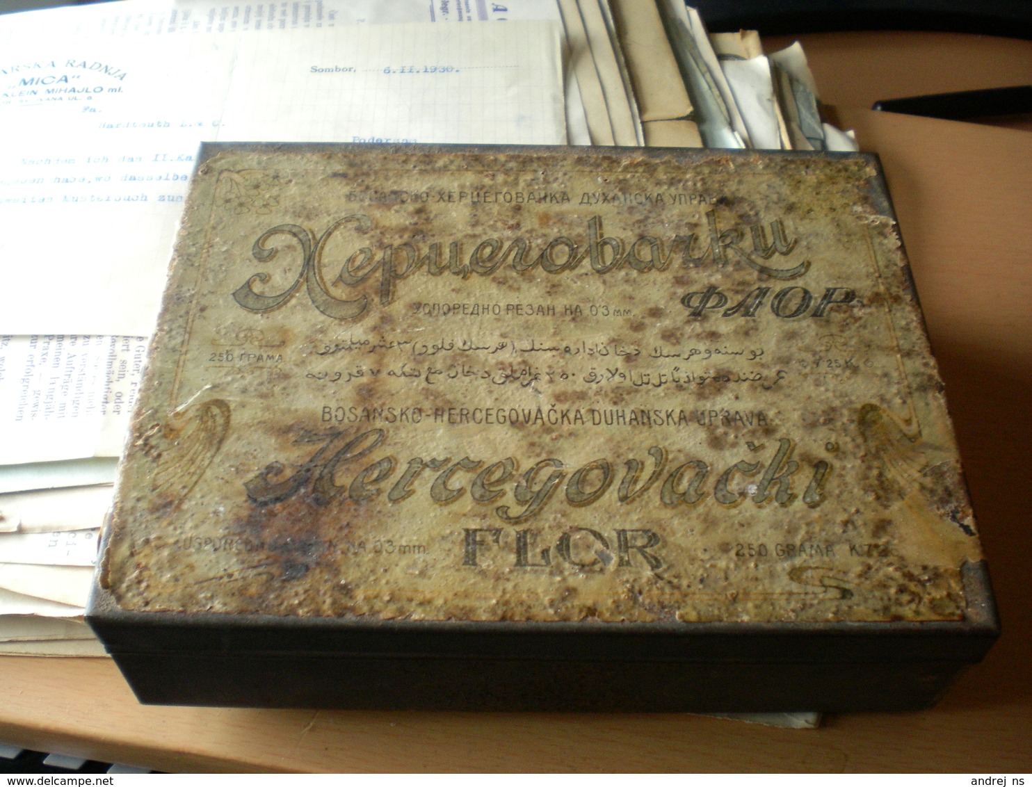 Old Tobacco Box Tin Hercegovacki Flor Bosansko Hercegovacka Duhanska Uprava Rare RRR - Boites à Tabac Vides