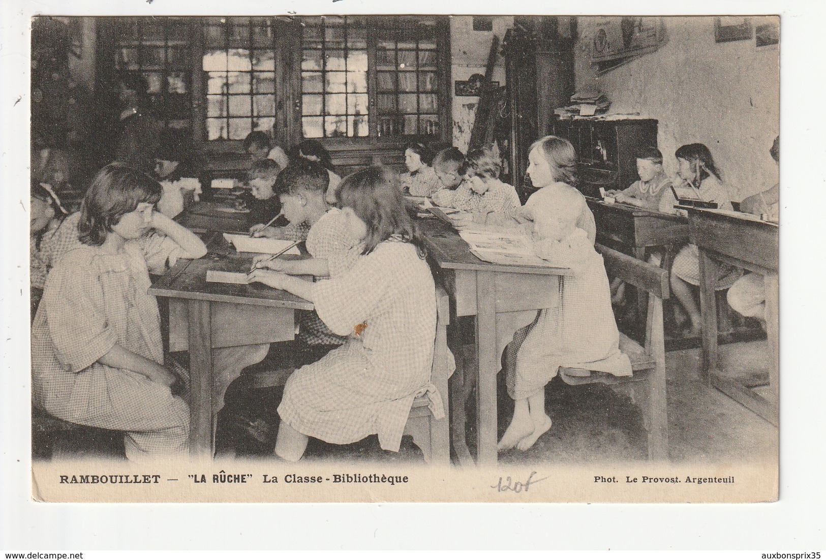 RAMBOUILLET - LA RUCHE - LA CLASSE BIBLIOTHEQUE - 78 - Rambouillet