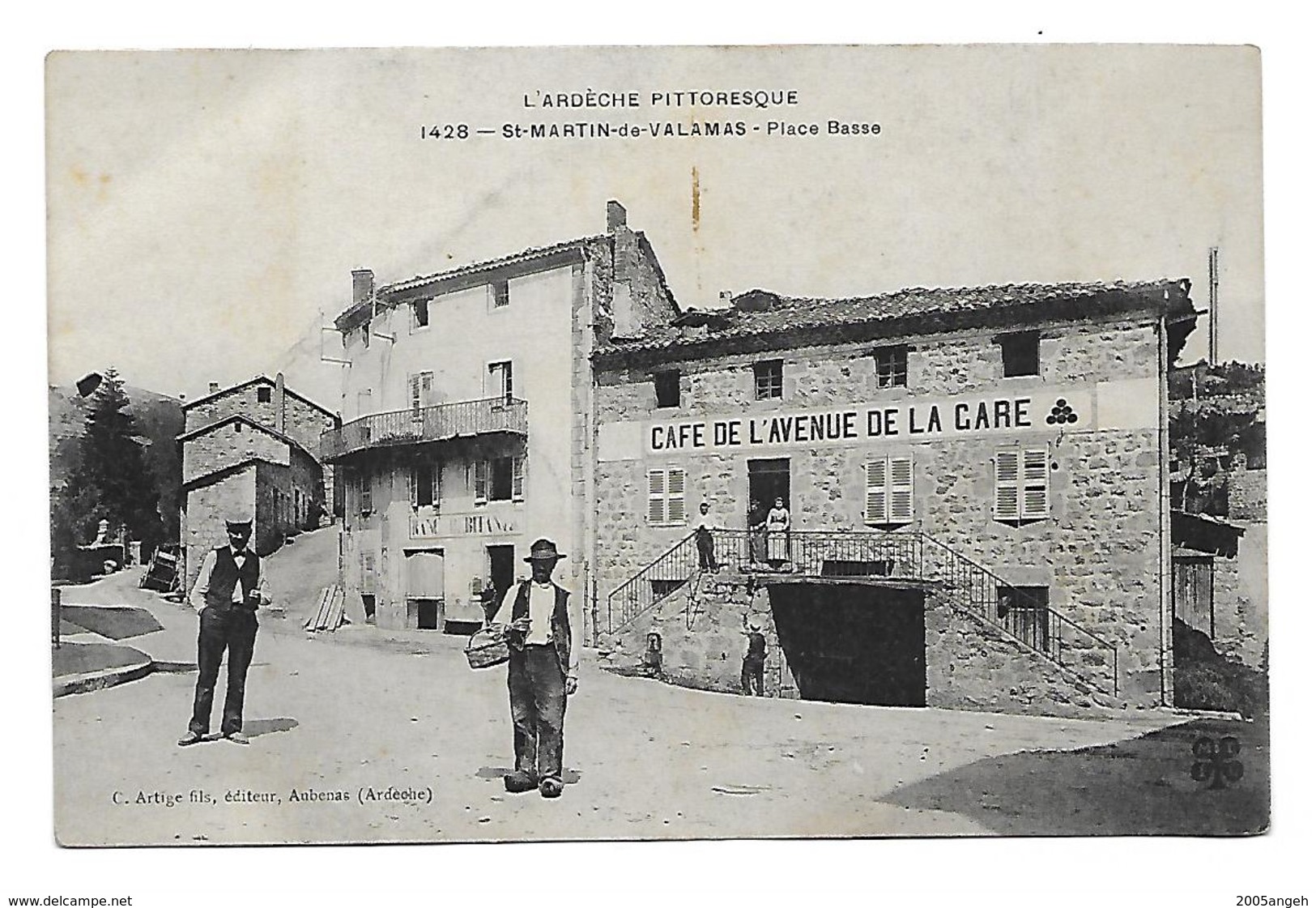 07 Dép.- L'ARDECHE PITTORESQUE- St-Martin-de-Valmas - Place Basse. C.Artige Fils, éditeur, Aubenas (Ardèche). Carte Post - Saint Martin De Valamas