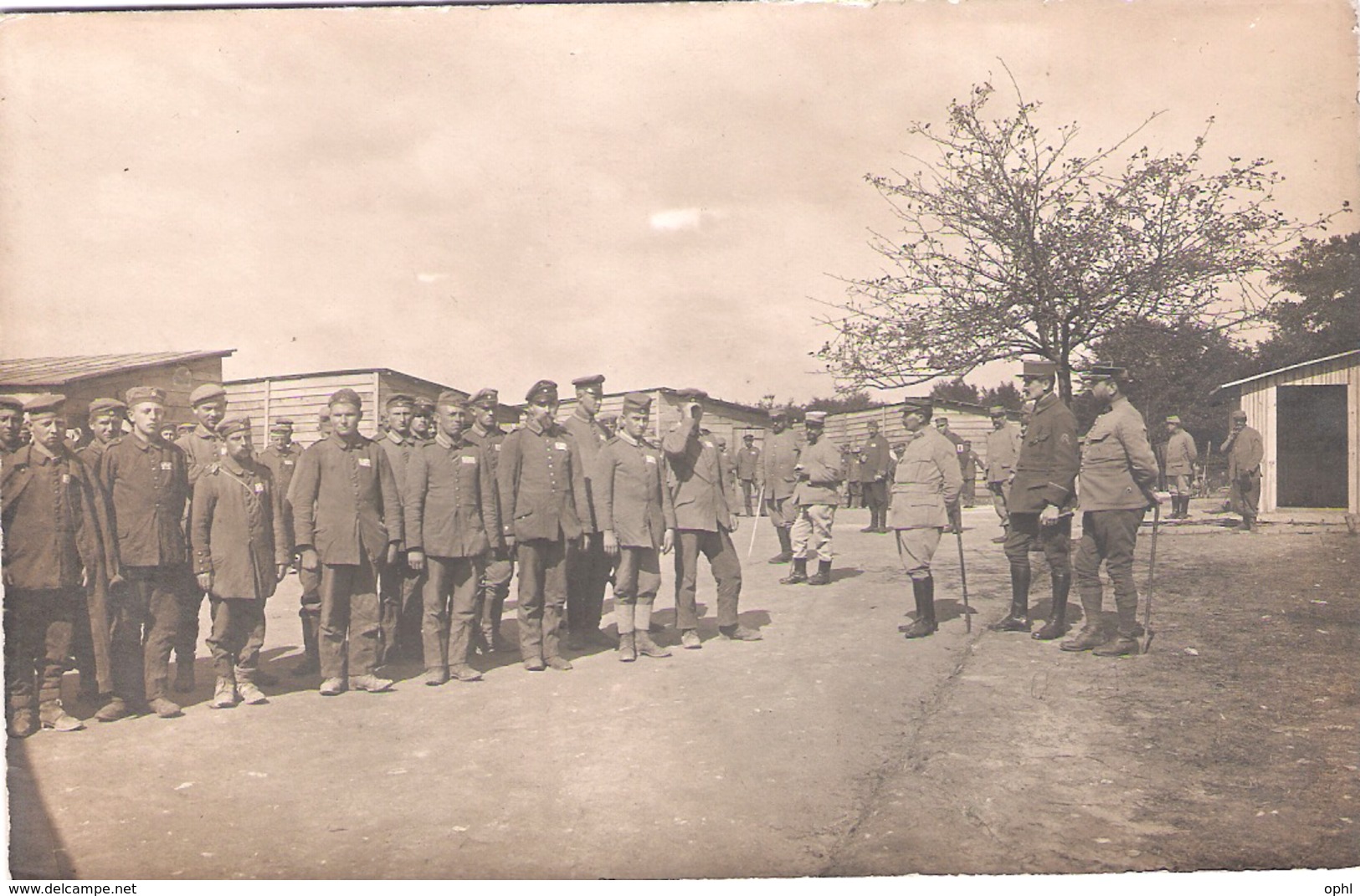 Carte Photo Groupe De Prisonniers Allemands Avec Soldats Français - Novembre 1916 (voir  Texte Au Verso) - 1914-18