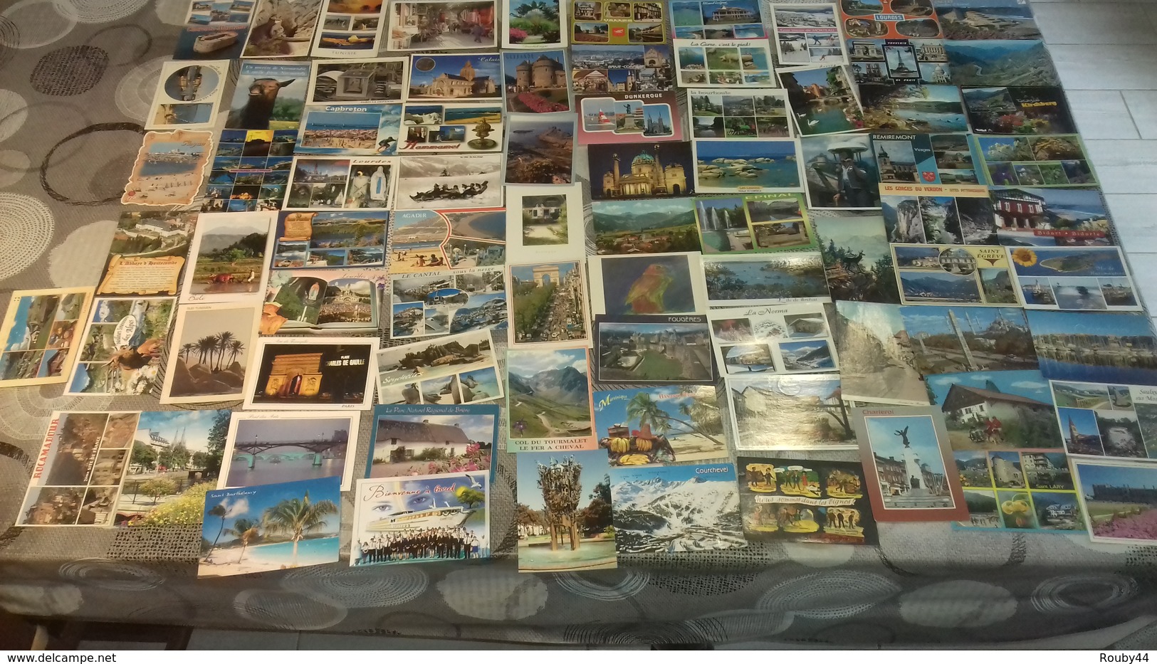 Lot De 80 Cartes - 5 - 99 Postcards