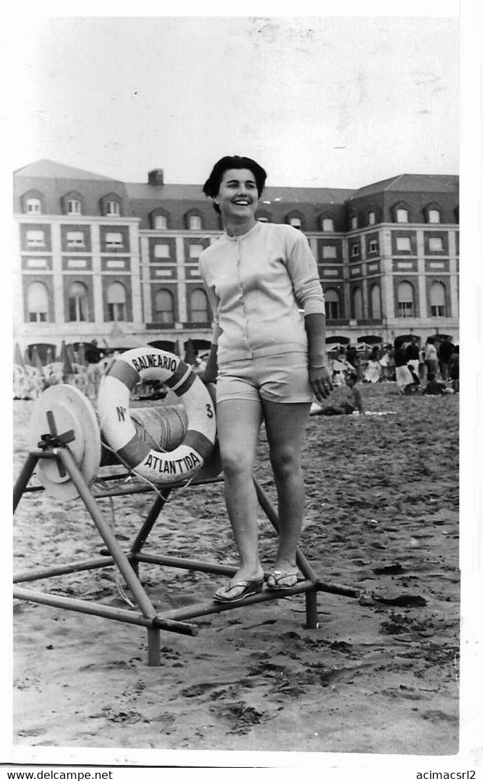 X287 - PIN UP WOMAN FEMME By The Beach - Carte Photo PC 1950' - Pin-Ups