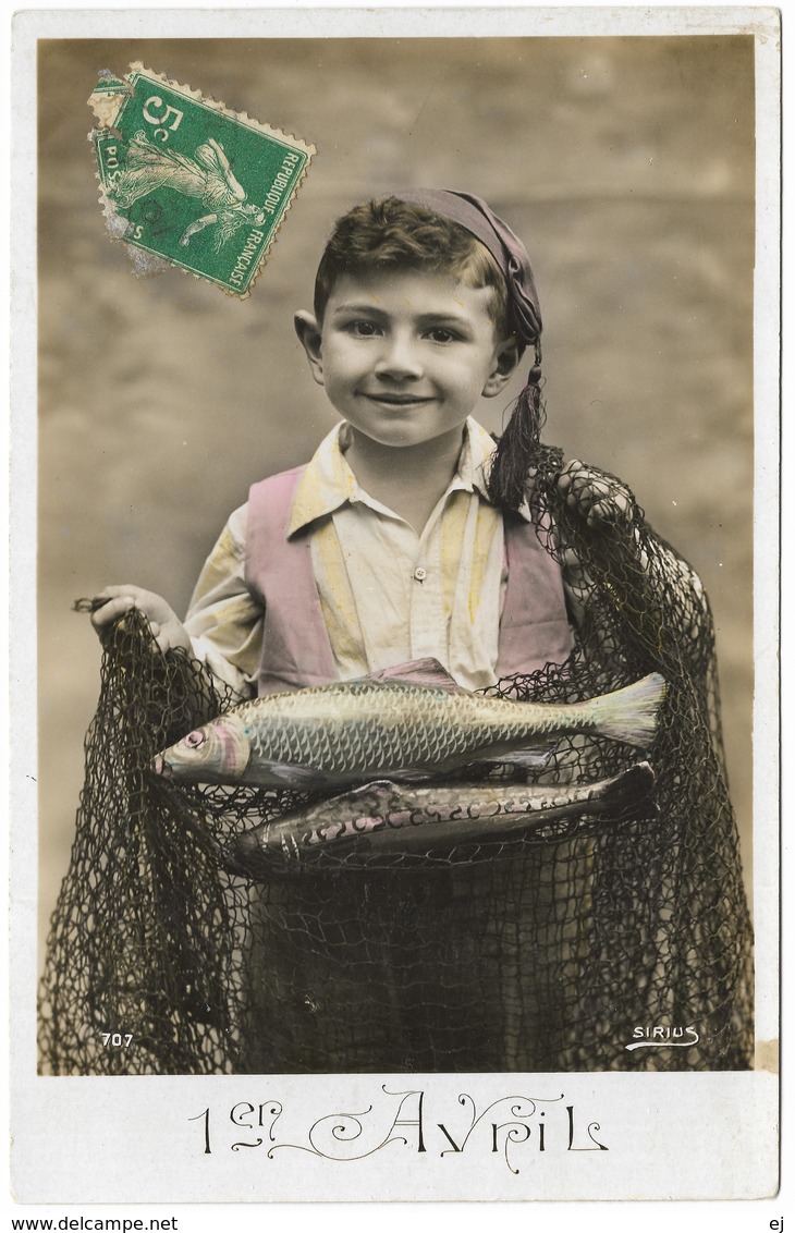 1er Avril - Garçon Avec Poisson D'avril - Vraie Photo Teintée - Marque Sirius - April Fool's Day