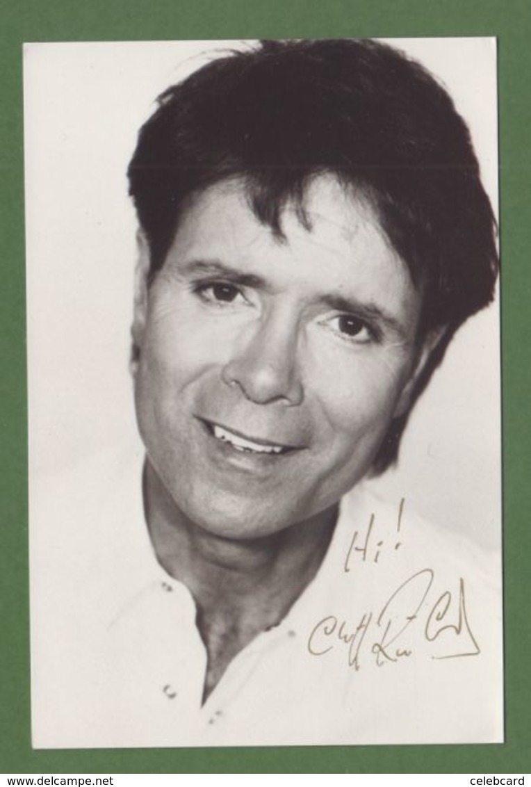 CLIFF RICHARD  AUTOGRAPH / AUTOGRAMM    Photo 10/15 Cm  *LEGEND* - Autres & Non Classés