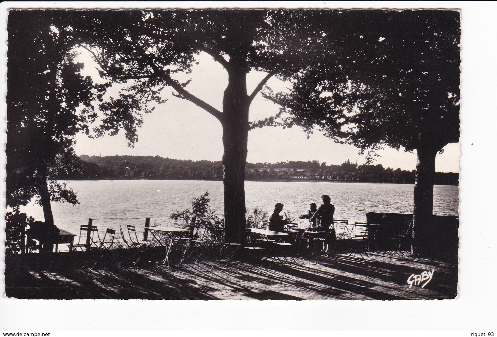 PLOERMEL - L'Etang Au Duc ( Terrasse De Café) - Ploërmel