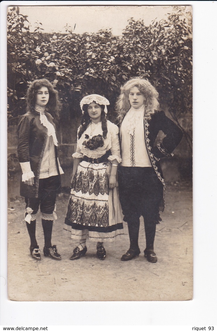 Carte Photo -Trois Jeunes Acteurs De Théâtre En Costumes De Scène???? - Theater