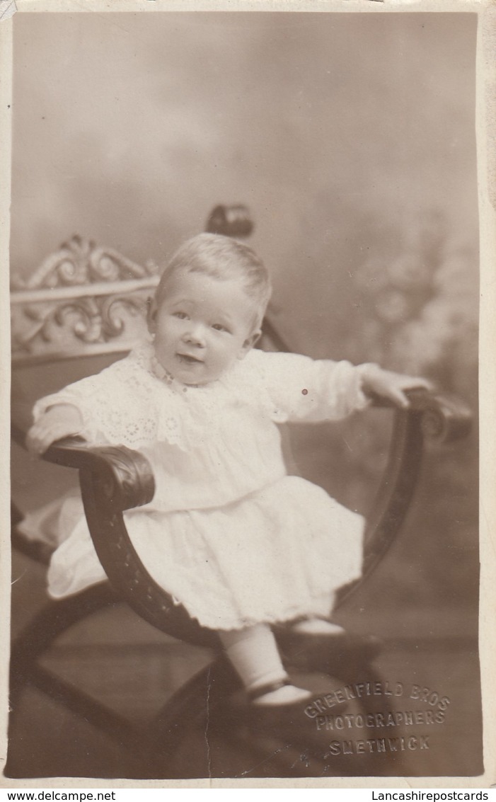 Postcard Portrait Of Small Child By Greenfield Bros Of Smethwick My Ref  B12838 - Portraits