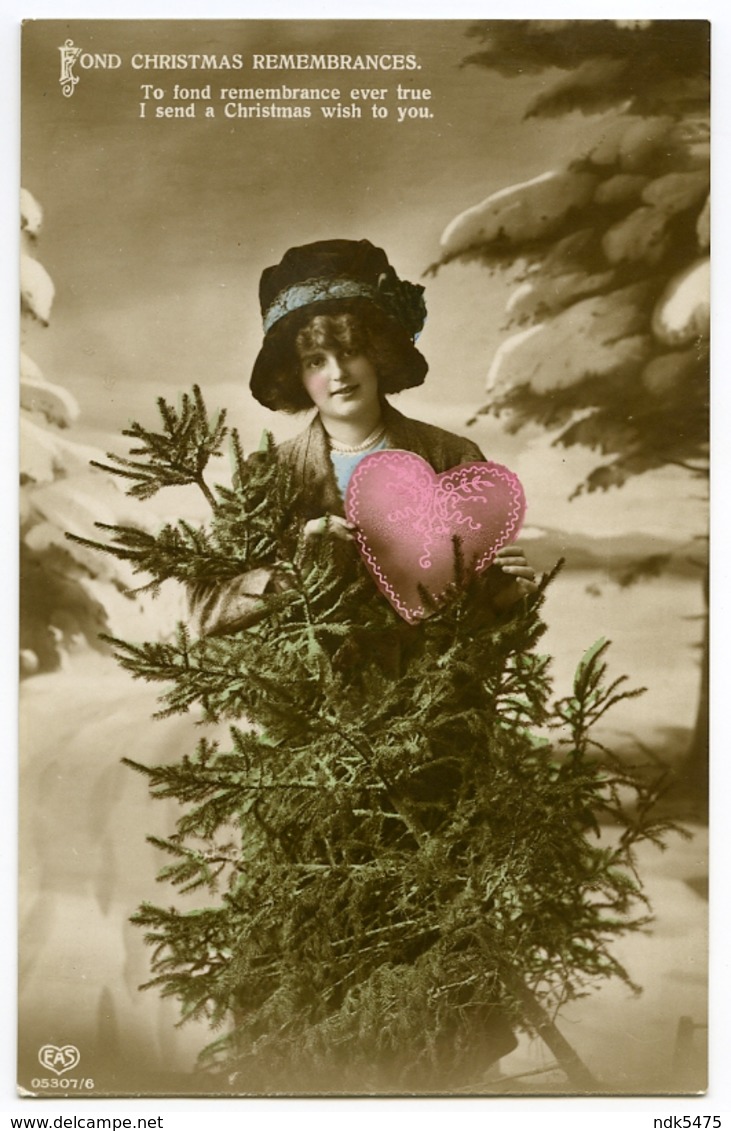 FOND CHRISTMAS REMEMBRANCES : PRETTY GIRL WITH CHRISTMAS TREE AND LOVE HEART - Other & Unclassified