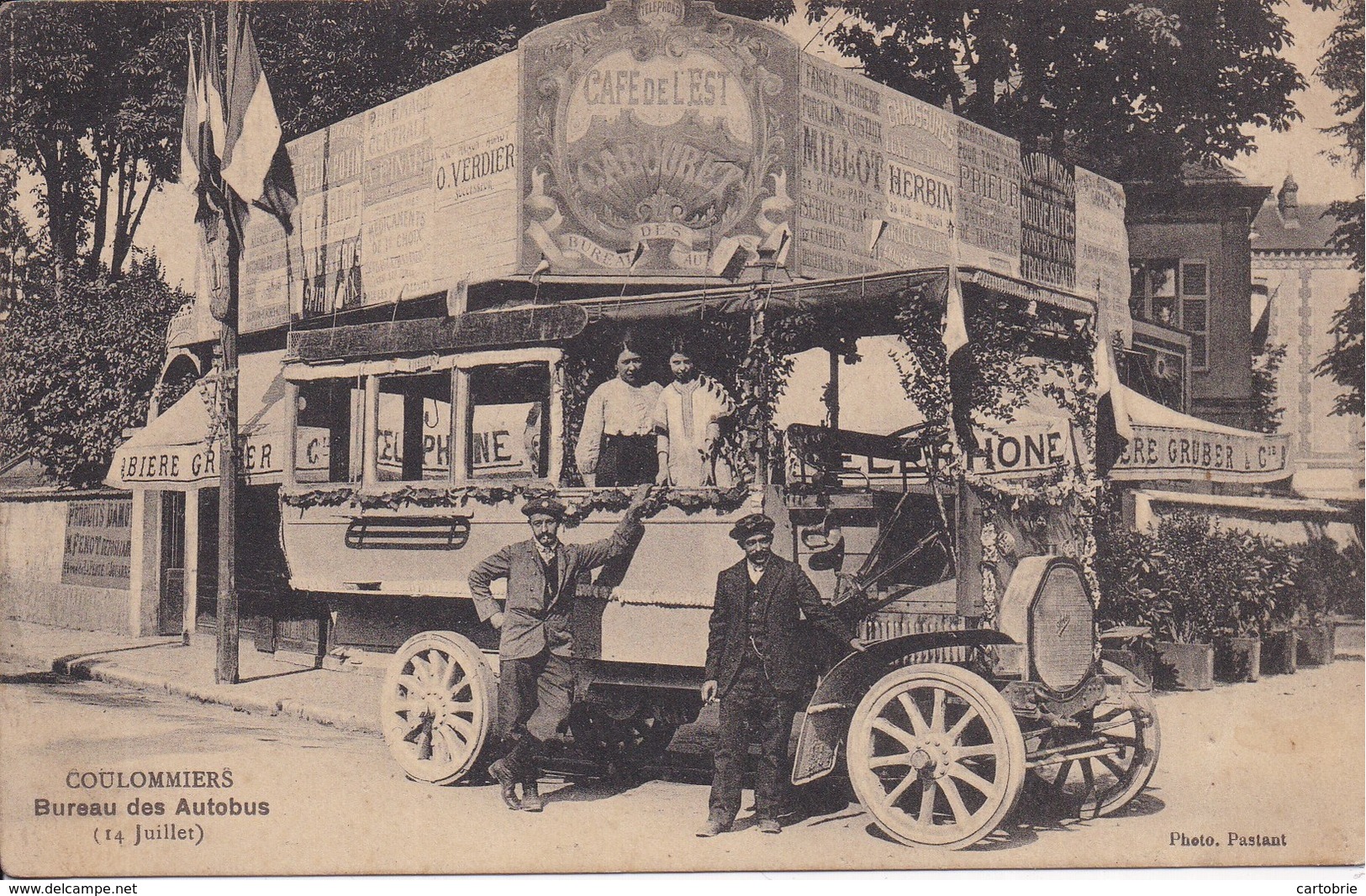 77 COULOMMIERS - Bureau Des Autobus (14 Juillet) - Café De L'Est - Bière GRUBER - Photo PASTANT - Gros Plan - RARETÉ - Coulommiers