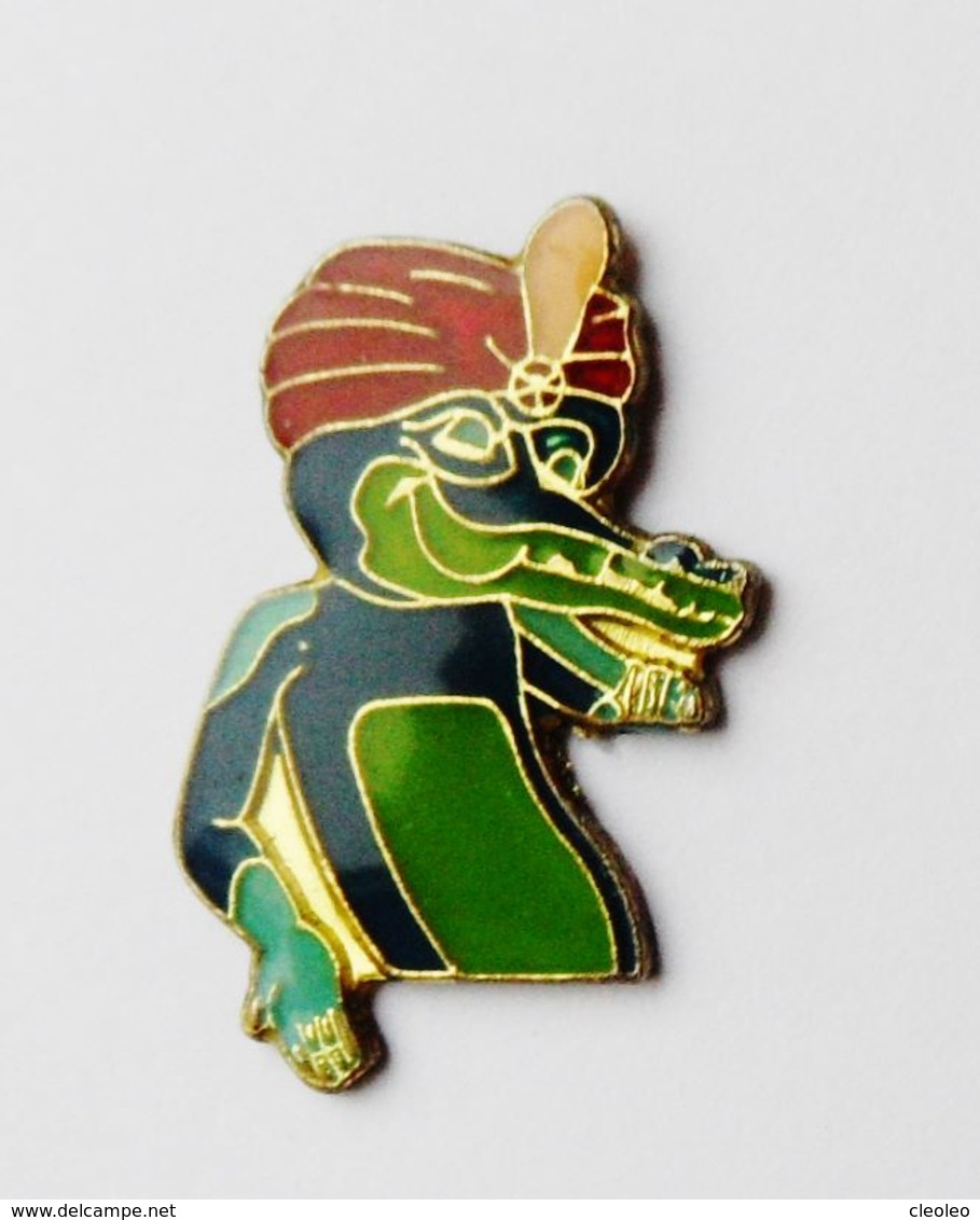 Pin's Crocodile Amstrad "grand Méchant Ordinateur" - RO1 - Autres & Non Classés