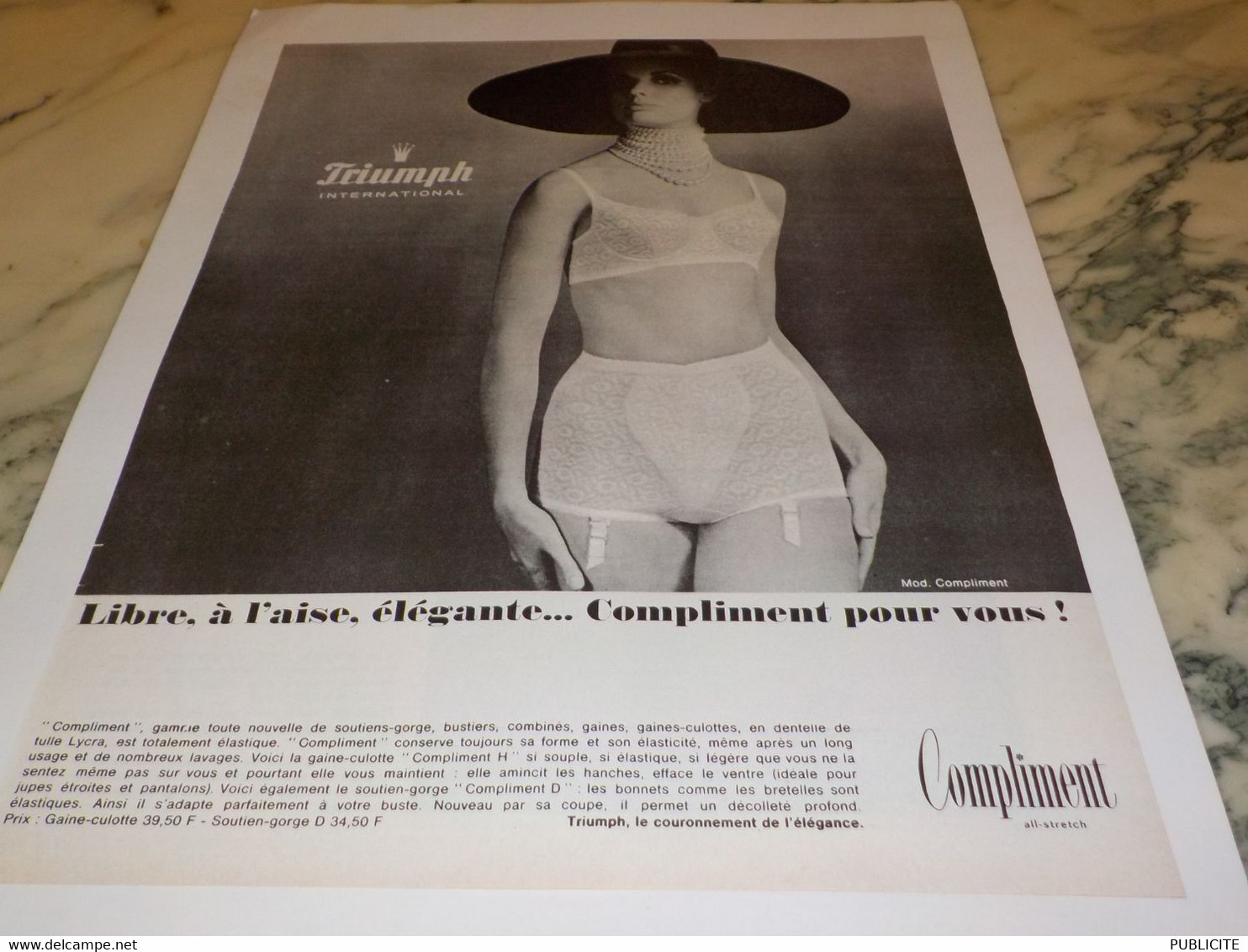 ANCIENNE PUBLICITE  SOUS VETEMENT COMPLIMENT DE  TRIUMPH 1965 - Other & Unclassified