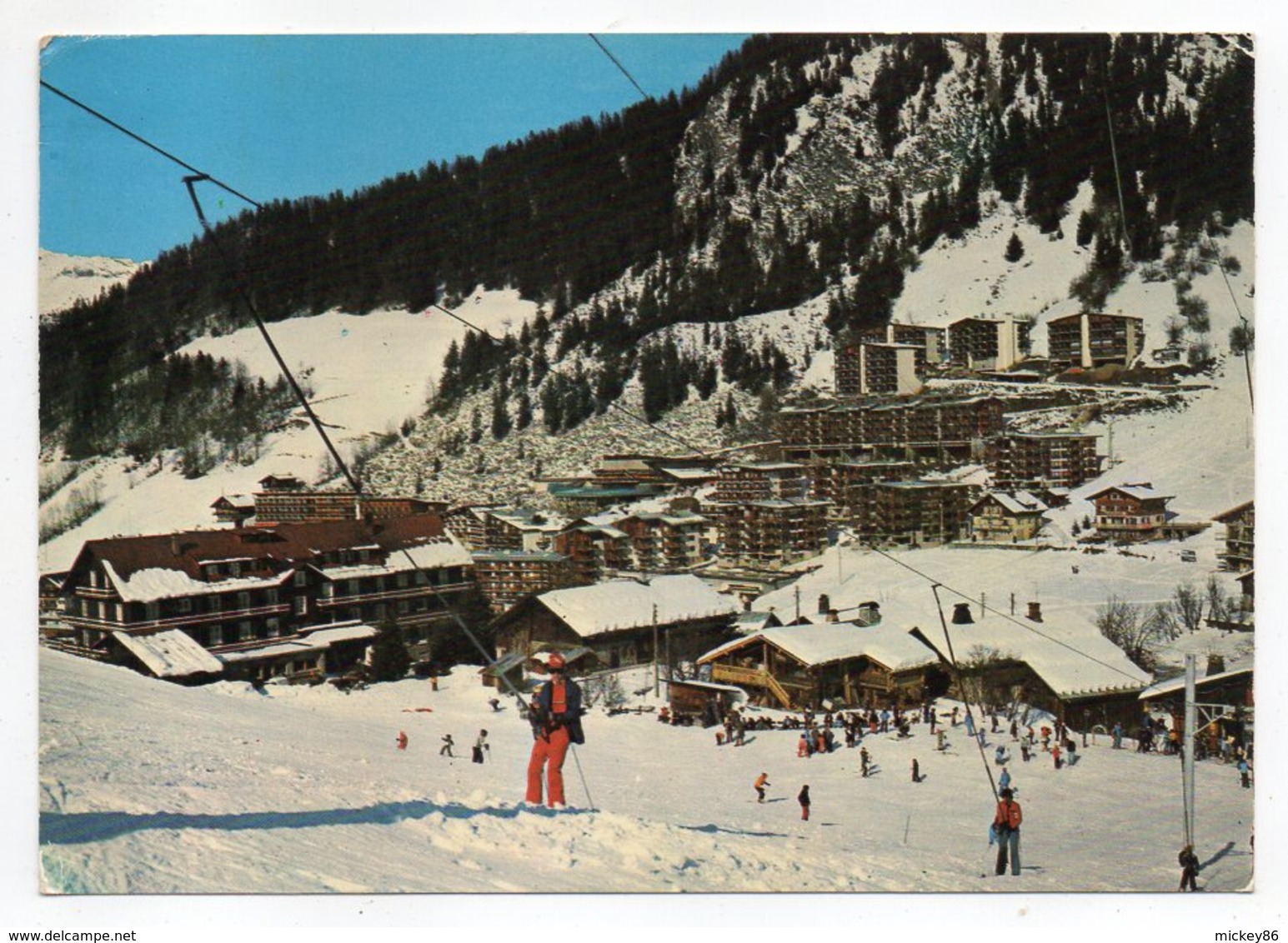 LA CLUSAZ-1982-- Téléski Du Bossonet Et Quartier De La Perrière (petite Animation, Ski )...timbre --cachet .....à Saisir - La Clusaz