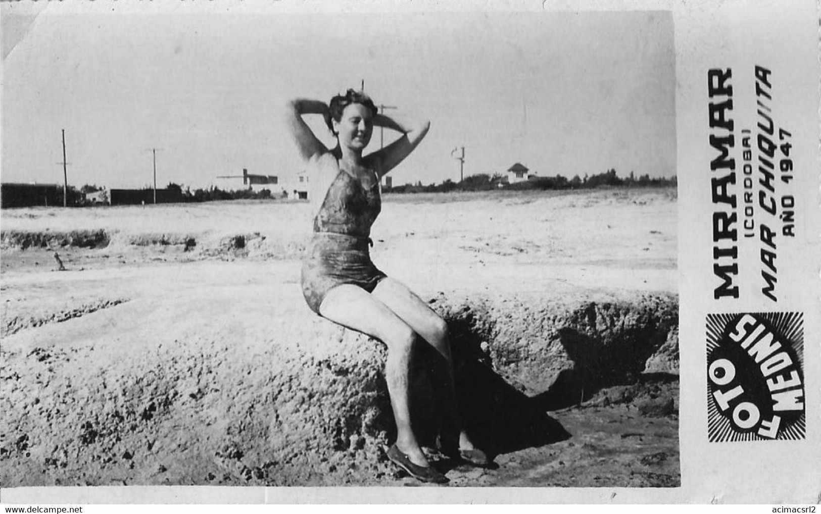 X318 - Woman Femme In Swimsuit Sitting By The MIRAMAR Beach - Photo PC 1947 - Pin-Ups