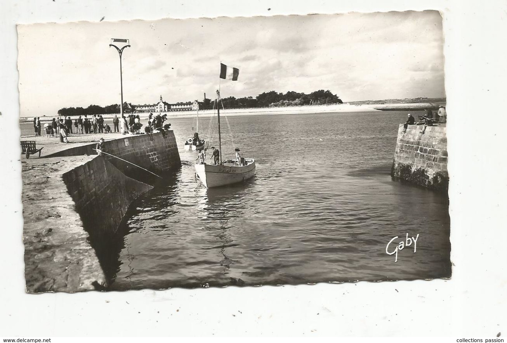 Cp, Bateaux , Pêche ,l'entrée Du Port , Au Fond ,PEN-BRON , 44 ,LE CROISIC , Voyagée 1963 - Pêche