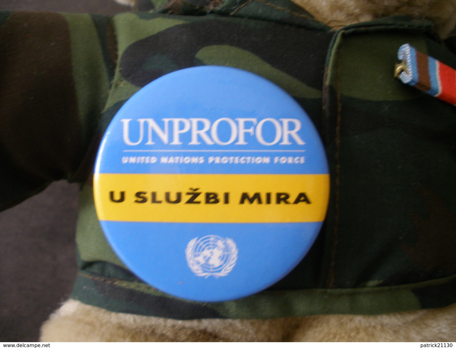 NOUNOURS UNPROFOR BOSNIE 1993 ACHETE EN OPERATION ONU EX YOUGOSLAVIE AVEC BARRETTE ET BADGES ONU - Autres & Non Classés