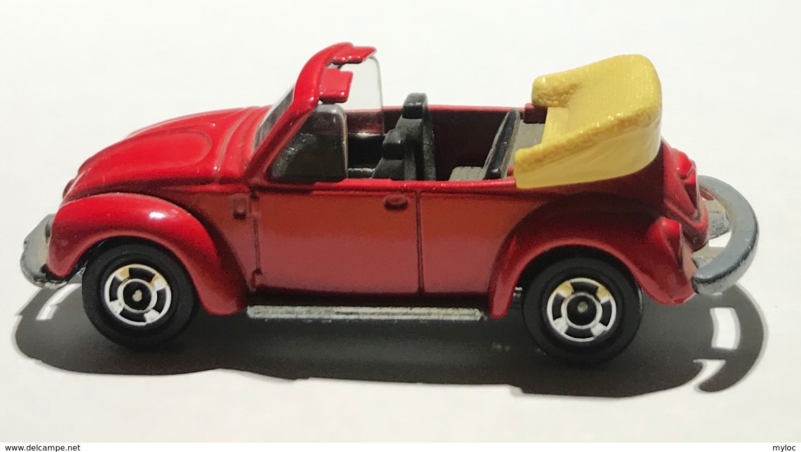 Volkswagen Coccinelle Cabriolet Rouge. Tomica Japan. Echelle 1:60 - Echelle 1:160