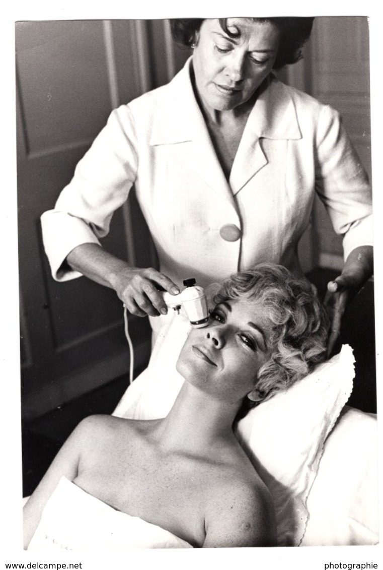 Personalite Actrice? Anglaise? Massage Facial Ancienne Photo Studio ABC 1960's? - Berühmtheiten