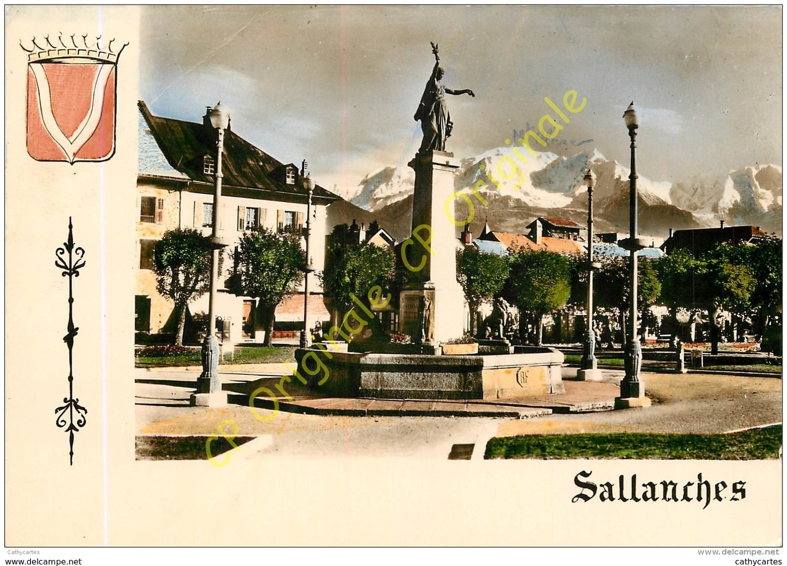 74. SALLANCHES . Place Charles Albert Et La Chaine Du Mont Blanc . - Sallanches