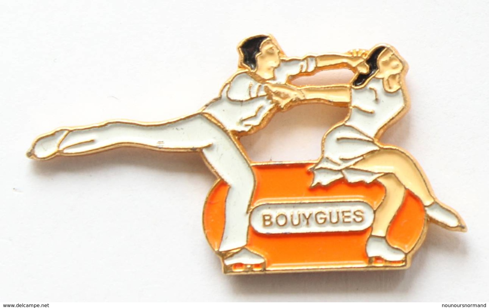 Pin's BOUYGUES - Couple De Patineurs - I038 - Patinaje Artístico