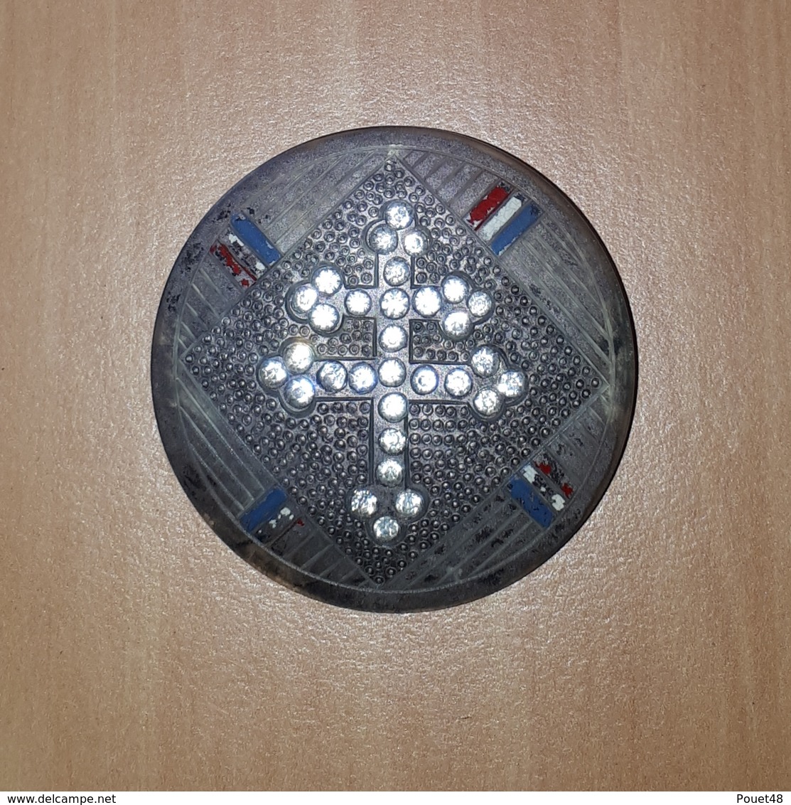 Broche Avec La Croix De Lorraine Et Brillants - Bottoni