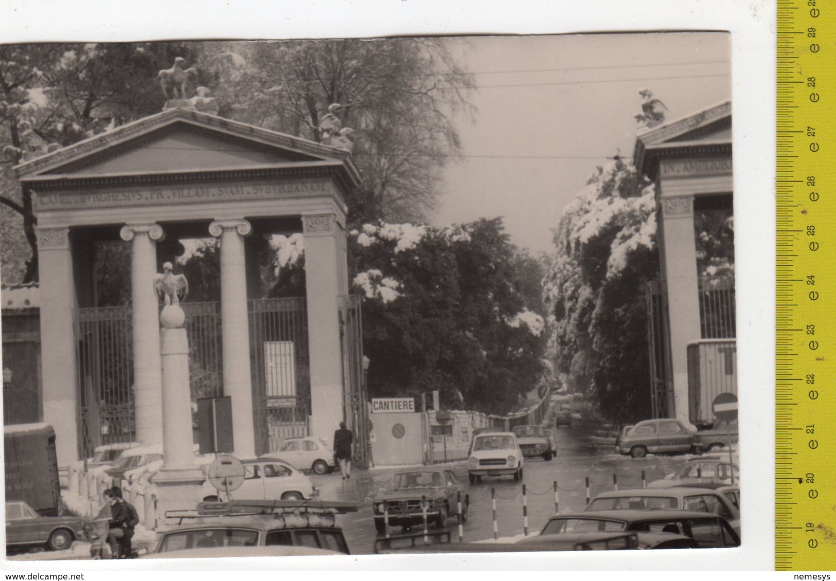 ROMA Fotocartolina ENTRATA VILLA BORGHESE Nevicata FG V SEE 2 SCANS Animata, Cantiere, Stele Con Aquila - Parken & Tuinen