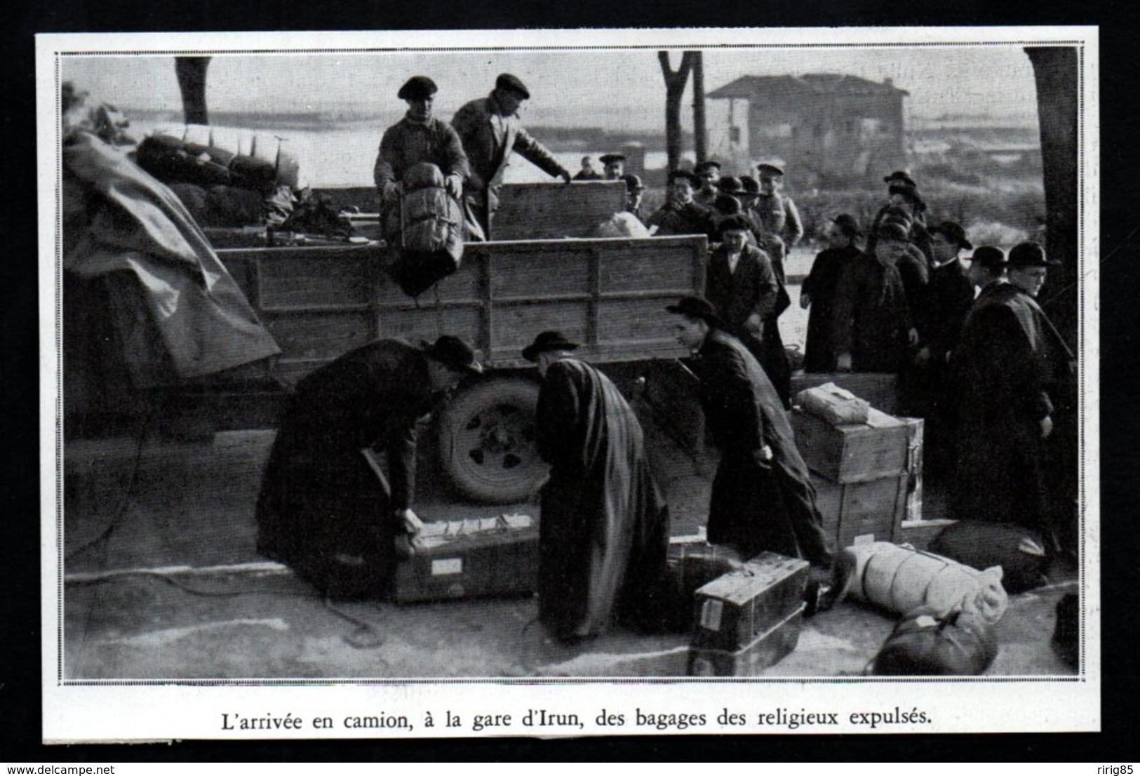 1932  -  EN GARE D IRUN ARRIVEE DES BAGAGES DES JESUITES EXPULSES  3Q971 - Unclassified