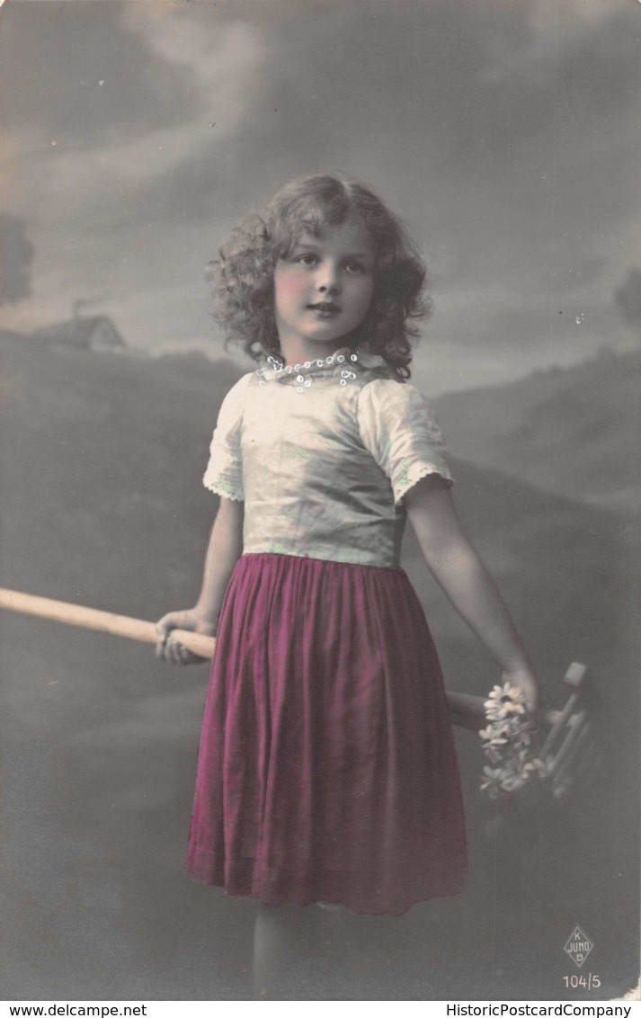 PRETTY YOUNG GIRL-COLORFUL DRESS-CURLY HAIR FLOWERS & HAND PAINTED NECKLACE PHOTO POSTCARD 39566 - Autres & Non Classés