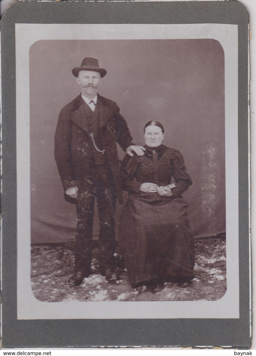 LL7   ~   CABINET PHOTO  -  CDV  ~ 18 Cm  X 13  ~  COUPLE - Alte (vor 1900)