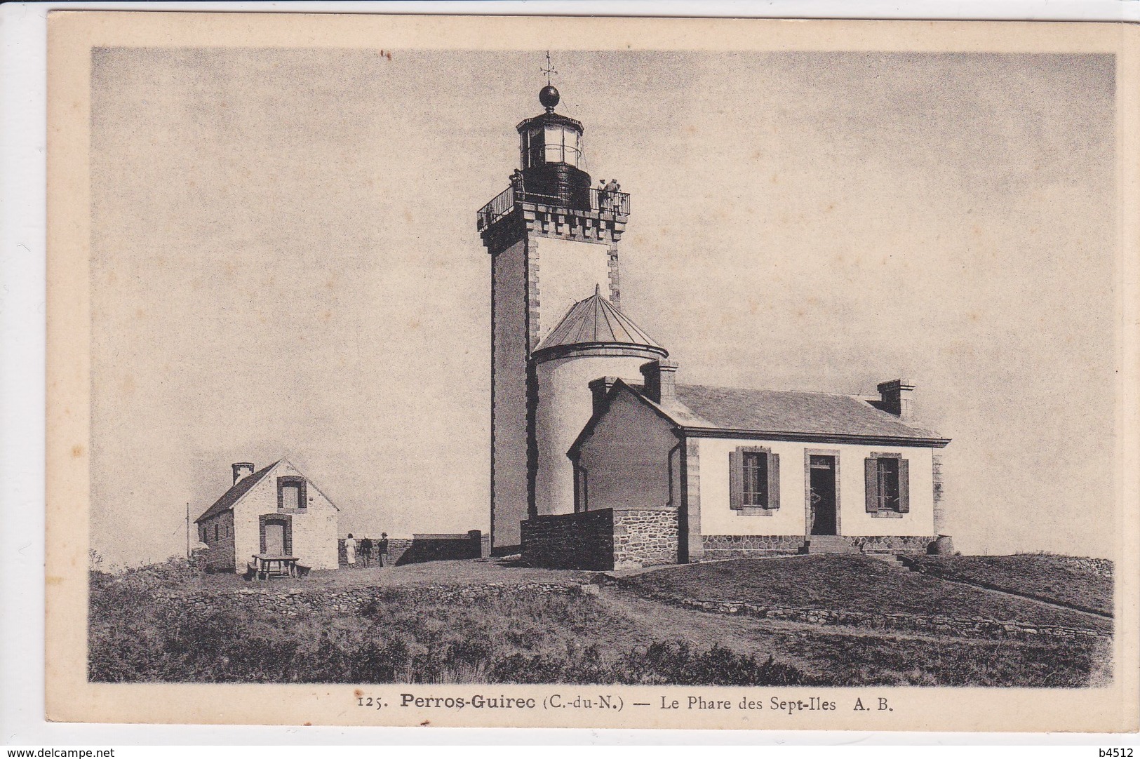 22 PERROS GUIREC  Le Phare Des Sept Iles - Perros-Guirec